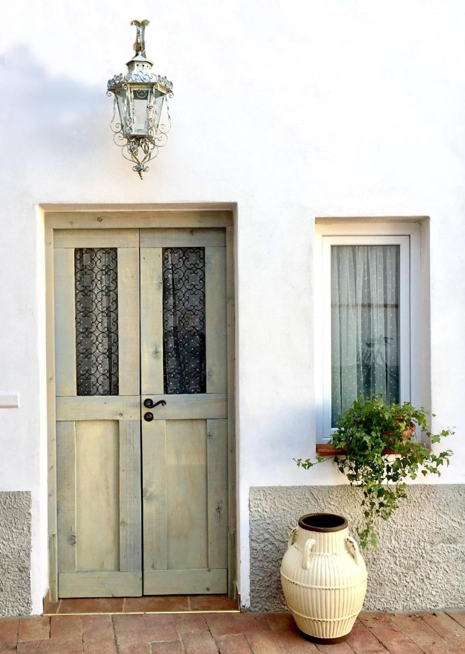 Отель Borgo Dei Pescatori Лекко Экстерьер фото