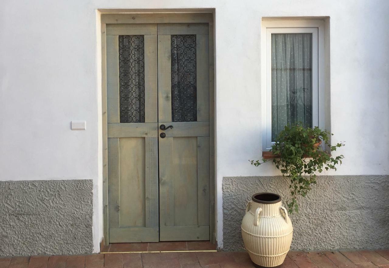 Отель Borgo Dei Pescatori Лекко Экстерьер фото